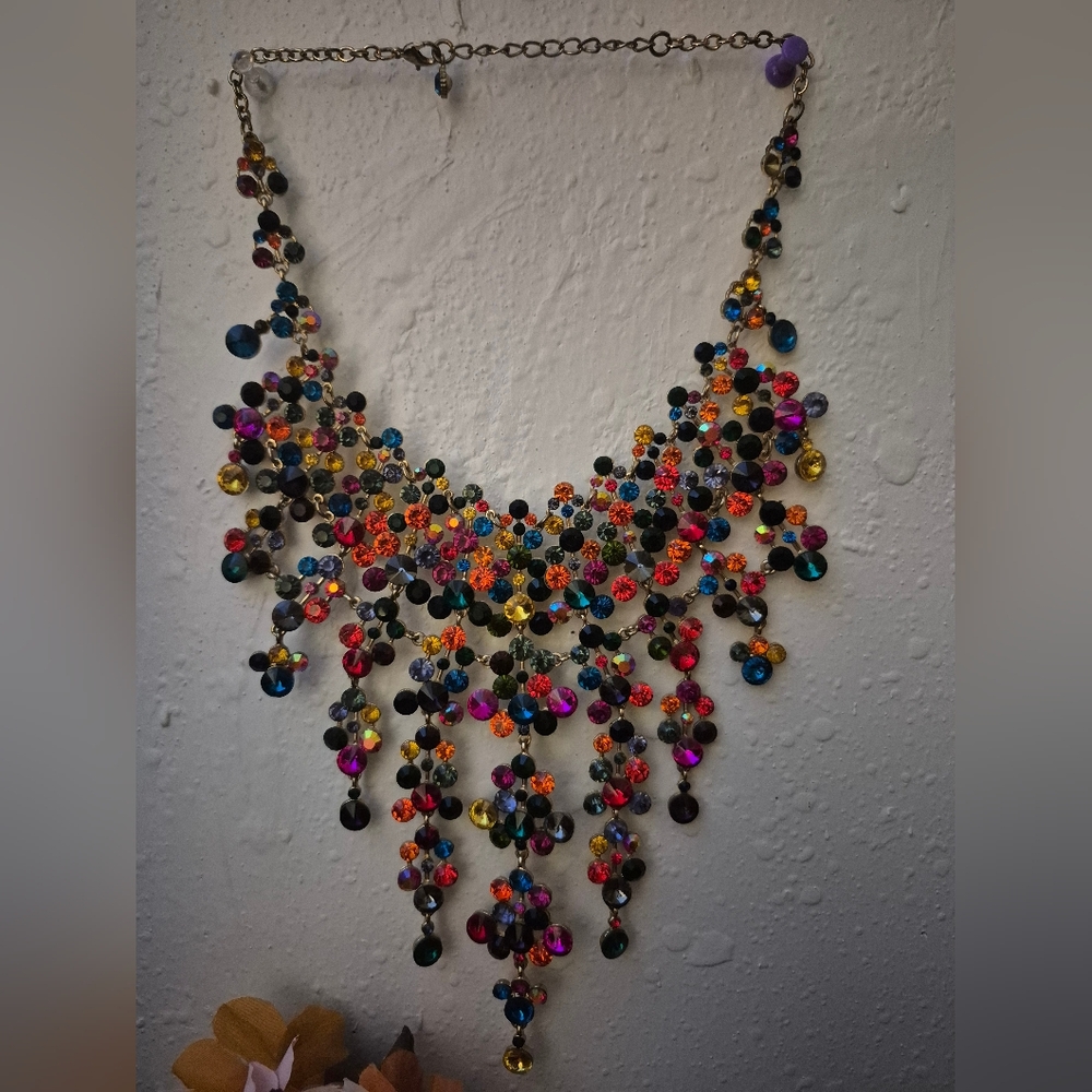 NWT Colorful Gold Tone Rhinestone Necklace